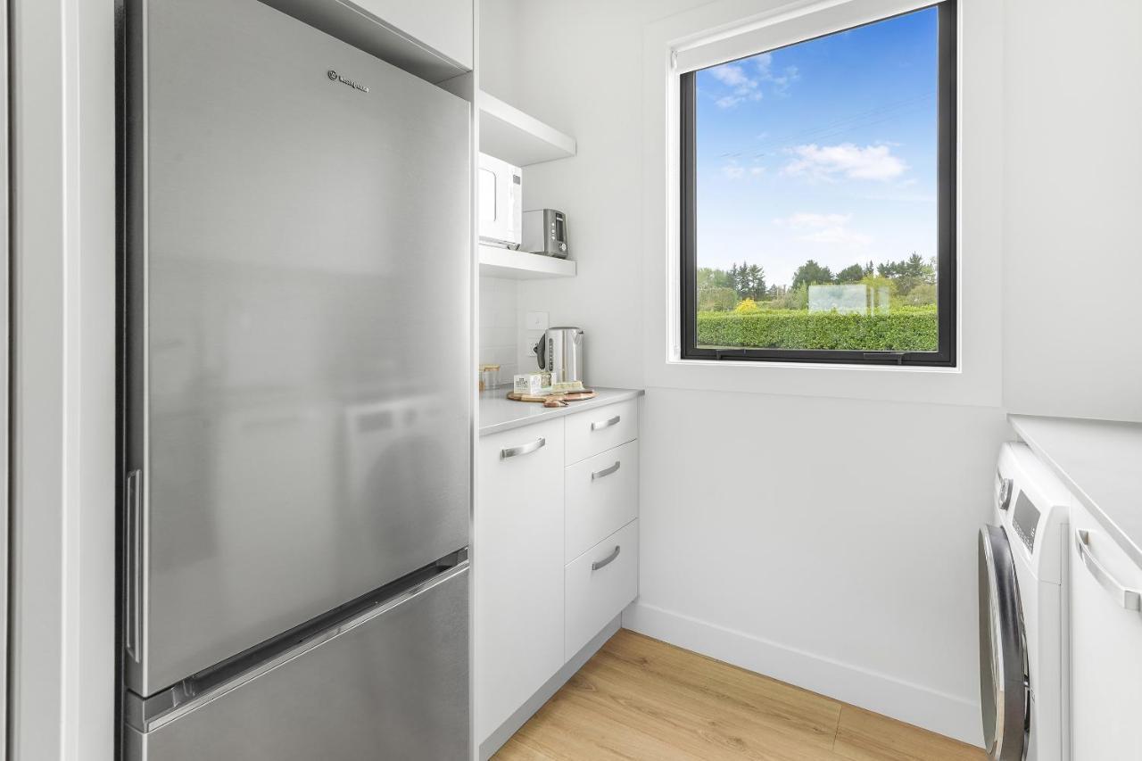 Lakeside Karapiro Downstairs Apartment Cambridge Exteriör bild